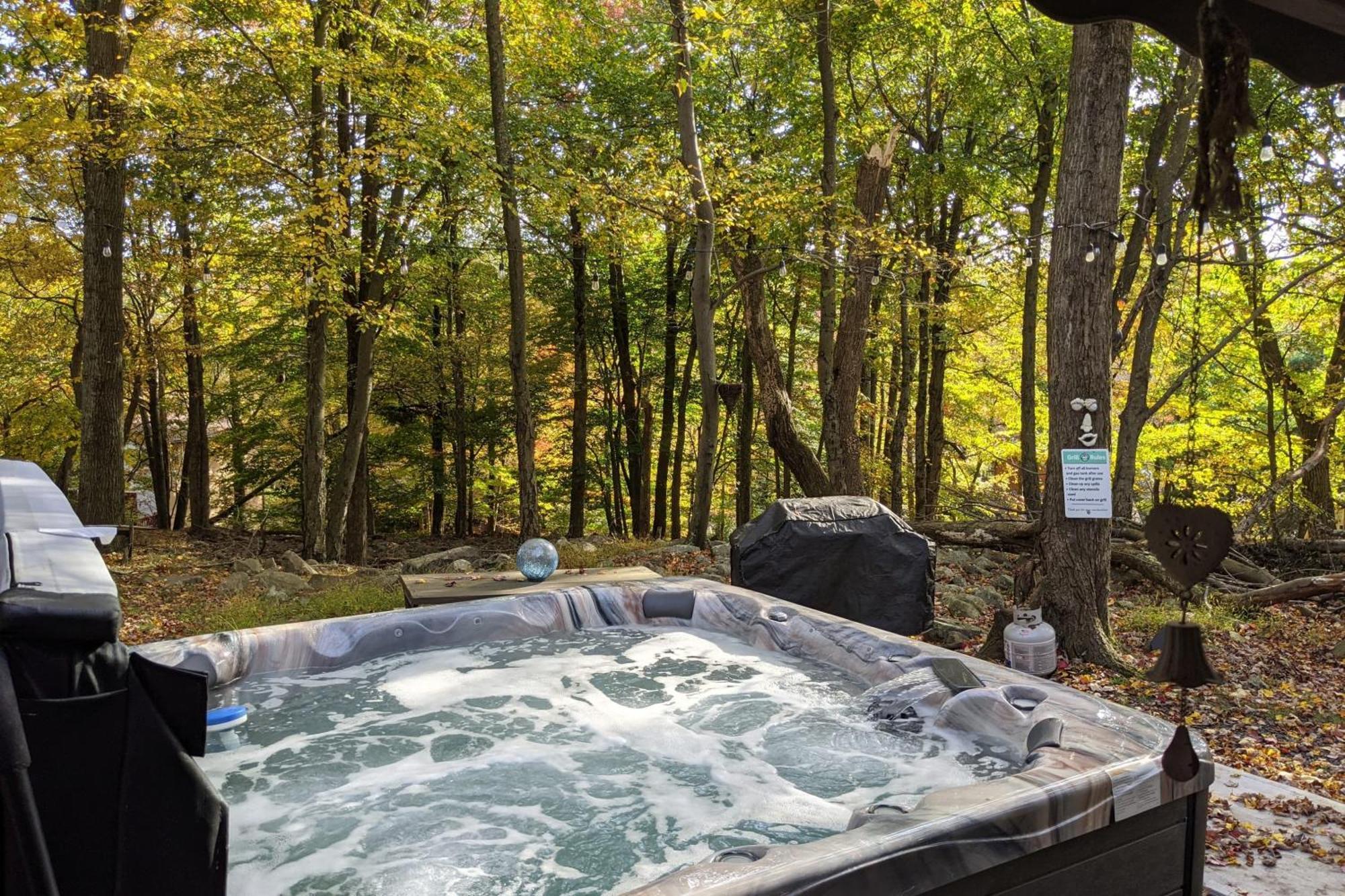 Harmony By Avantstay Lake Access Hot Tub Fire Pit Game Holiday home *